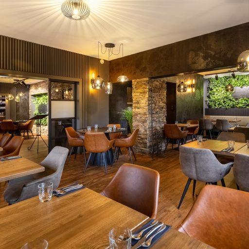 Garden Restaurant & Pension 파르두비체 외부 사진